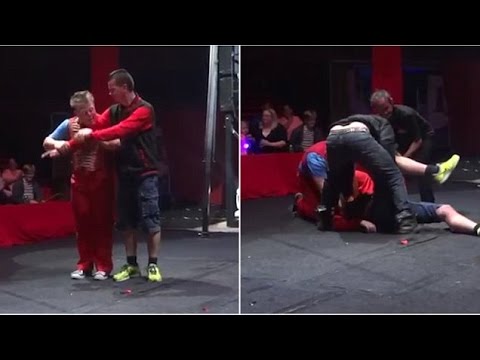 بالفيديو  حيلة قوية من مهرج كادت أن تتسبب في شلل أب