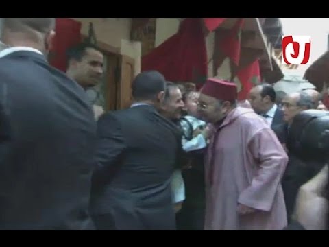 بالفيديو شاهد الملك محمد السادس يتجول في أسواق المدينة العتيقة بفاس