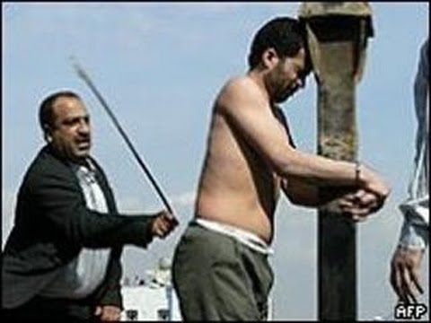 شاهد  جلد رجل بـ30 جلدة وحبسه لعضّه امرأته