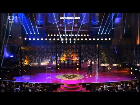 محتال يخدع الشعب التشيكي ويدعي أنه جيم كاري