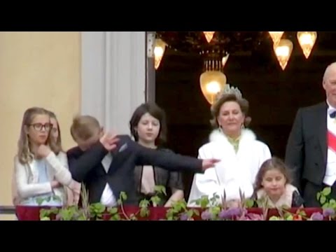 تصرف متهور لأمير نرويجي خلال احتفال عيد ميلاد الملك والملكة