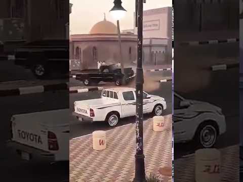 شاب متهوّر يتعرّض إلى حادث مروع في الرياض