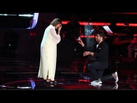 شاهد محمد حماقي يتقدم لخطبة متسابقة مغربية في برنامج ذا فويس
