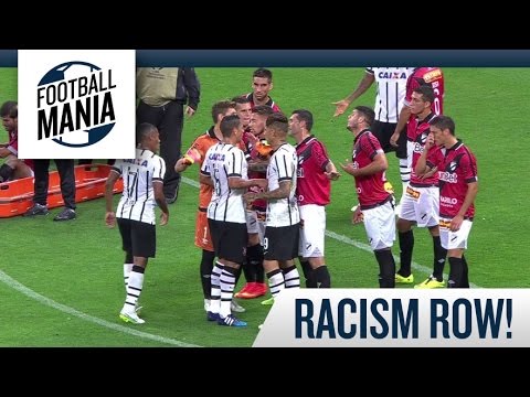 شاهد ألفيس يفتح باب العنصرية مجددًا ضد لاعبي البرازيل