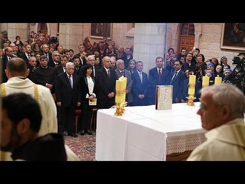 شاهد عباس يشارك في قدّاس عيد الميلاد في كنيسة المهد بمدينة بيت لحم