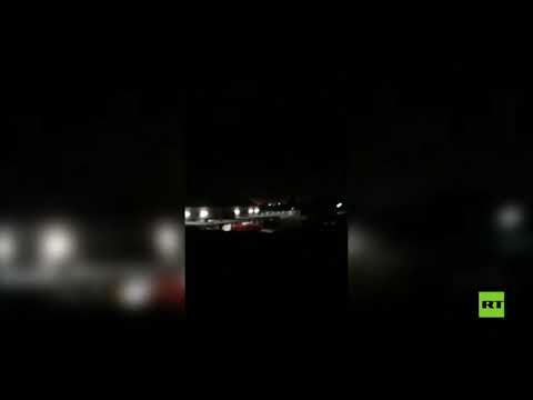 شاهد قصف صاروخي مُكثَّف على قاعدة عسكرية في العراق