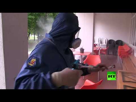 شاهد الدفاع الروسية تواصل عملها في عدة مناطق من إيطاليا لمكافحة كورونا