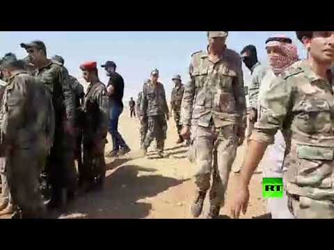 شاهد العثور على جثث 15 جنديًا سوريًا في مقبرتين جماعيتين شمال الرقة