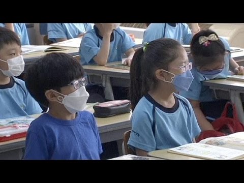 شاهد كوريا الجنوبية تعيد فتح المدارس بعد إغلاقها