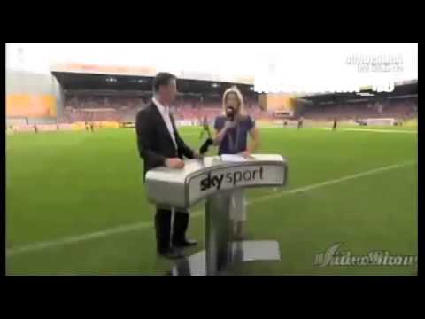 بالفيديو مذيعة «sky sport» تتعرض لموقف محرج على الهواء