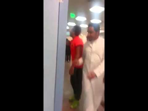 شاهد مستشفى الملك فهد ترفض إنقاذ طفل غريق