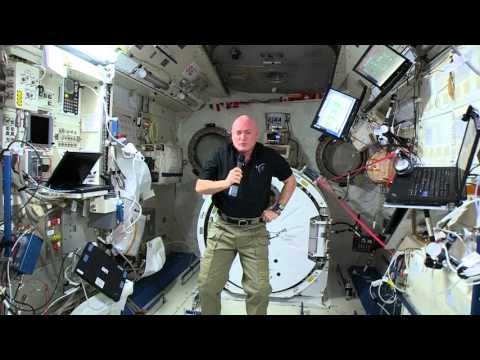 شاهد رسالة من رائد فضاء لـياني يعظّم فيها الأهرامات