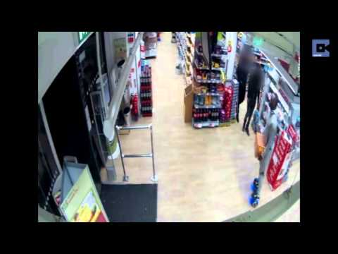 لص يسرق صندوق مشروبات طاقة بـ”هوفر بورد”