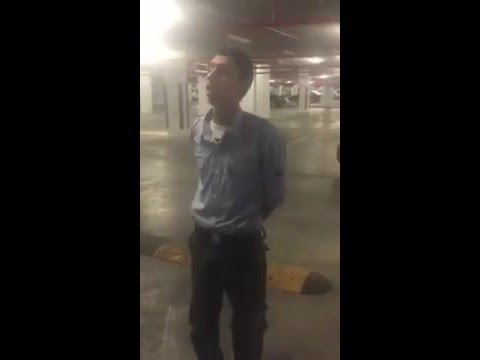 فرد أمن في كايرو فيستيفال مول يثير ضجة