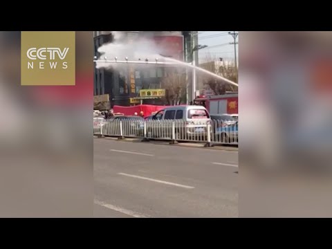 بالفيديو  أغرب طريقة لإنقاذ رجل حاول الإنتحار