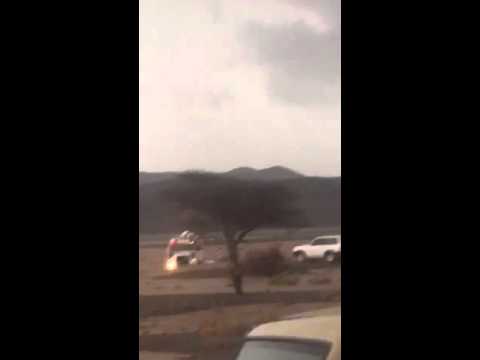 شاهد شجاعة شابين تنقذ عائلة سعودية من الموت