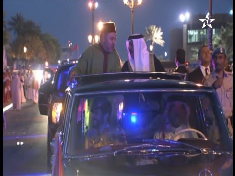 لحظة وصول الملك محمد السادس إلى البحرين