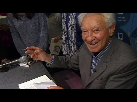 شاهد وفاة الكاتب الأميركي مارتن جراي الناجي من المحرقة